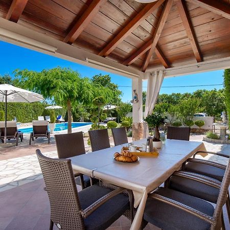 Villa Summer Oasis Dobrinj Eksteriør billede